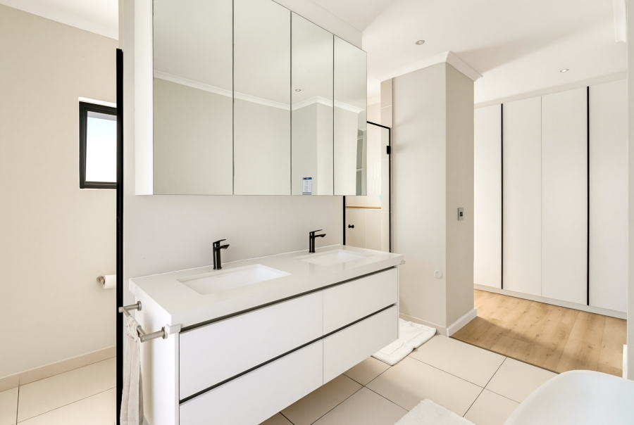 4 Bedroom Property for Sale in D’Stellen Estate Western Cape